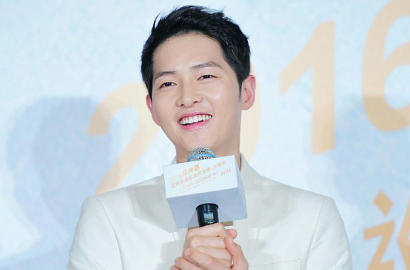 Asyik, Song Joong Ki Bintangi Web Drama Spesial 'The Time We're in Love'