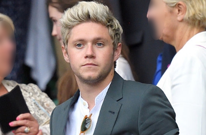 Waduh, Niall Horan 1D Kepergok Cium Mesra Cewek di Depan Publik