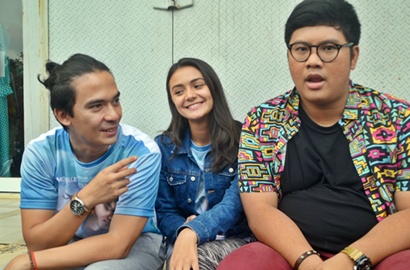 Heboh, Ricky Cuaca Cs Dikerubuti di Meet And Greet Film 'ILY from 38000 Ft'