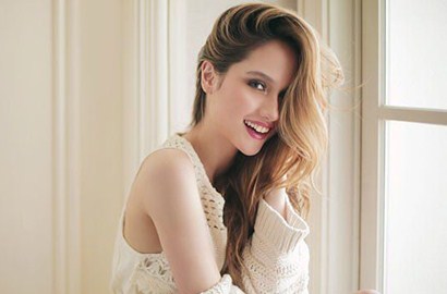 Cinta Laura Pamer Foto Syuting Hari Pertama 'The Ninth Passenger'