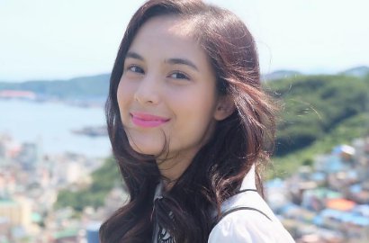 Chelsea Islan Pasang Gembok Cinta di Korsel, Untuk Siapa?