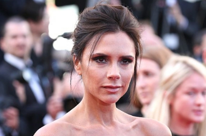 Kecup Bibir Putri Kecilnya Harper, Victoria Beckham Tuai Hujatan Netter