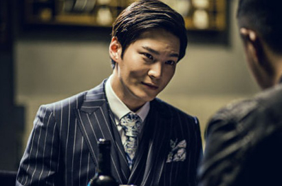 Pakai Baju Handuk, Joo Won Basah-Basahan di 'Summer Tears in Paradise'