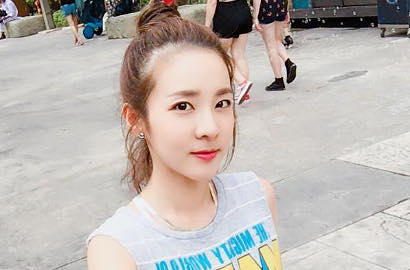 Dara 2NE1 Ajak Fans Kencan Makan Siang Lewat Instagram