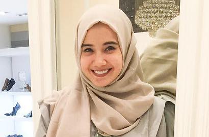 Ibunda Bantah Zaskia Sungkar Dirawat Akibat Gangguan Program Kehamilan