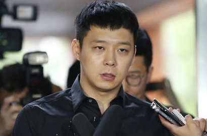 Bebas dari Tuduhan Pemerkosaan, Yoochun Diselidiki atas Kasus Prostitusi