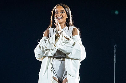 Pasca Insiden Lori Tewaskan Puluhan Orang, Konser Rihanna di Perancis Batal
