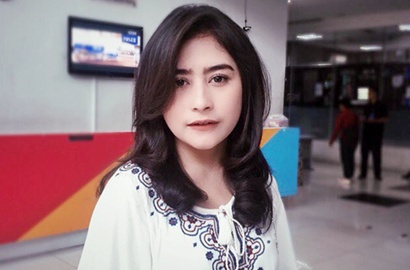 Berbakat, Prilly Latuconsina Ternyata Desain Sendiri Gaun-Gaun Cantik Miliknya