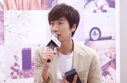 Pamer Foto Dikelilingi Kado Ultah, Kwang Soo Ucapkan Terima Kasih untuk Fans