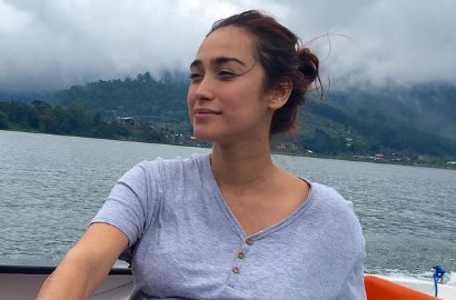 Alexandra Gottardo Akhirnya Pamer Foto Putri Pertama yang Baru Lahir