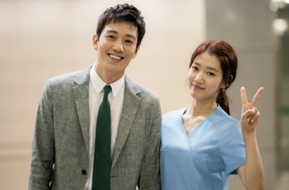 Pamer Selfie Unyu Kekinian, Netter Puji Chemistry Shin Hye-Rae Won di 'Doctors'