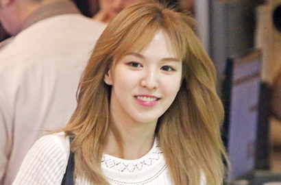 Tak Terima Kostum Dibilang Aneh, Baiknya Wendy Bela Stylish Red Velvet