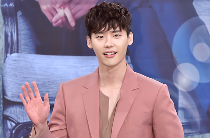 Sebut Makanan di Kafe YG Nggak Enak, Lee Jong Suk Dikritik Netter