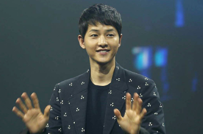 Song Joong Ki Dapat Saran Foto Selfie dari Kim Jong Kook
