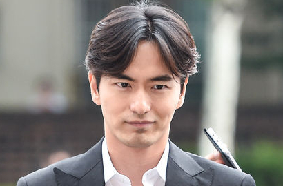 Makin Ruwet, 'Korban' Lee Jin Wook Ngaku Dilecehkan di Rumah Sendiri