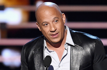 Vin Diesel Selfie Bareng Saudara Kembar Rayakan Ultah, Semirip Apa?
