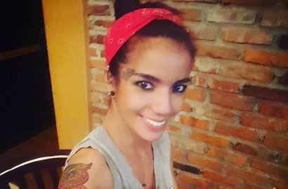 Hadiri Sidang Perceraian, Sheila Marcia Ditemani Teman 'Lesbian'nya?