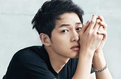 Awas Cemburu, Song Joong Ki Belai Mesra Cewek di Iklan Baru