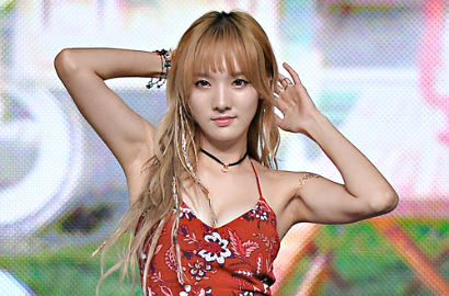 Tali Baju Minhee Stellar Putus Saat Manggung, Netter: Pasti Sengaja!