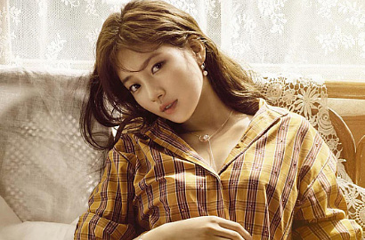 Makin Dewasa, Suzy Lagi-Lagi Pamer Belahan Dada di Majalah