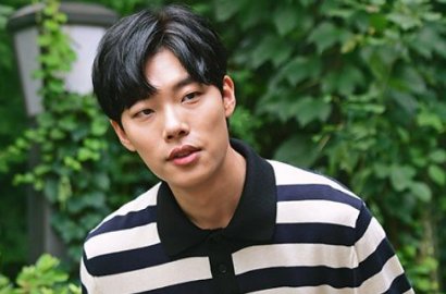 Mesra di 'Lucky Romance', Ryu Jun Yeol Sempat Sungkan dengan Hwang Jung Eum