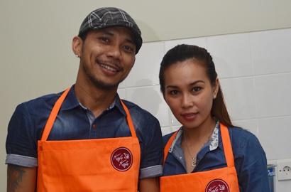 Norman Kamaru Ditinggal Istri Demi Brondong Gemes?