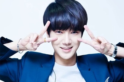 Wah, Yesung SuJu Ikut Nonton Konser EXO Bangga Pamer Lightstick