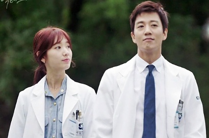 Lagi Perang Dingin, Kim Rae Won dan Park Shin Hye Bakal Galau di 'Doctors'