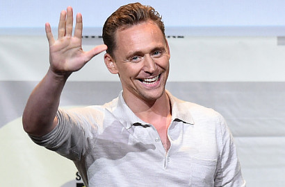 Pakai Sopir Pribadi Taylor Swift dan ke Comic-Con, Tom Hiddleston Sumringah