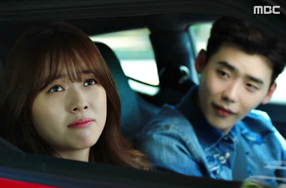 Bikin Baper, Lee Jong Suk dan Han Hyo Joo Saling Goda Saat Ciuman di 'W'