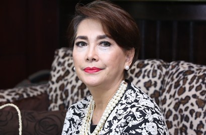 Rayakan Ultah Tanpa Suami, Widyawati Rindu Sophan Sophiaan