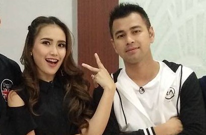 Beri Jawaban Berbeda, Ayu Ting Ting Bohong Soal Bantahan ke Belanda Bareng Raffi?