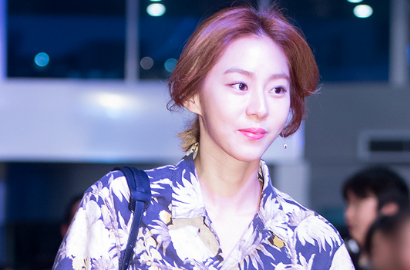 Pakai Stoking Jaring, Begini Seksinya Uee di Majalah Dazed and Confused