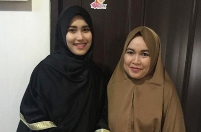 Ayu Ting Ting Digosipkan Liburan dengan Raffi, Ibunda Doakan Bahagia
