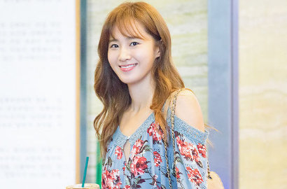 Yuri SNSD Pilih Cara Unik Ini Rayakan 'Gogh, Starry Night' 10 Juta Penonton