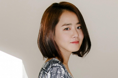 Intip 'Gantengnya' Moon Geun Young Rambut Pendek di Film 'Glass Garden'