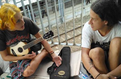 Foto Dua Mahasiswa Asal Rusia Jadi Gelandangan di Jakarta Bikin Heboh Netter