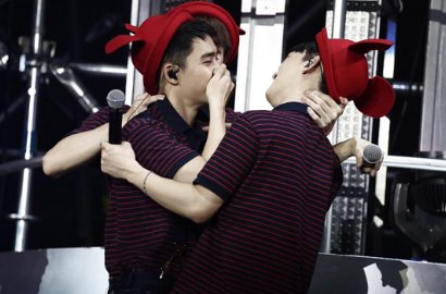 Hampir Dicium Chen Saat Nyanyikan 'Peter Pan' di Konser, Ini Komentar D.O.