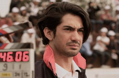 Merokok di Film '3 Srikandi', Reza Rahadian Dianggap Menodai Film?