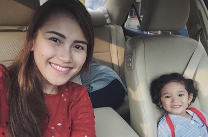 Sewot Ditanya Soal Liburan, Ayu Ting Ting Ingin Umrah Bareng Raffi Ahmad?