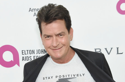 Positif Terjangkit HIV, Charlie Sheen Pilih Hubungan Intim dengan Robot Seks?