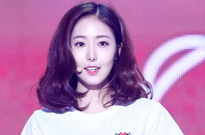 Kasihan, SinB G-Friend Tahan Sakit Karena Terkilir Saat Tampilkan 'Navillera'