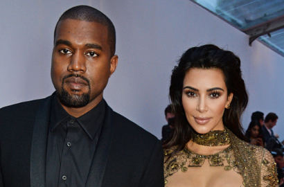 Akui Suka, Kanye West Sebut Selfie Telanjang Kim K 'Karya Seni'