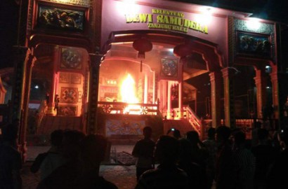 Suara Adzan Diprotes, Warga Bakar Vihara dan Kelenteng di Tanjung Balai
