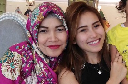 Ngamuk Anak Sering Dihujat, Ibu Ayu Ting Ting Sebut Haters Pengecut