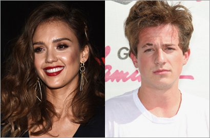 Jessica Alba Serba Hitam, Charlie Puth Kasual di Teen Choice Awards 2016