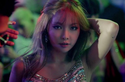 Tak Peduli Terlalu Seksi, Netter Puji Dugem Ala Barat HyunA di MV 'How's This?'