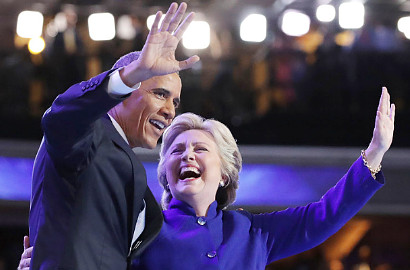 Meme Kocak Presiden Obama Peluk Hillary Clinton Bikin Netter Ngakak