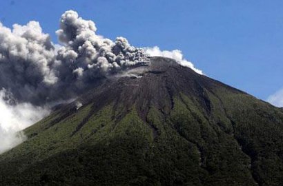 Gunung Gamalama Meletus, Bandara Babullah Ternate Ditutup Sementara