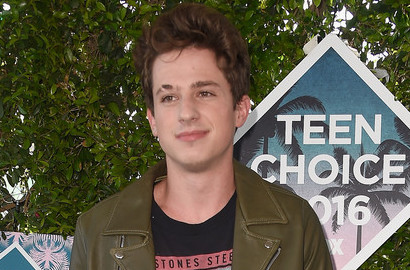 Beri Saran Soal Nulis Lagu, Charlie Puth Sindir Justin Bieber?